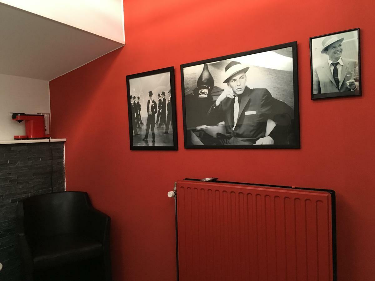 B&B Le Grand Cabaret ニーウポールト エクステリア 写真